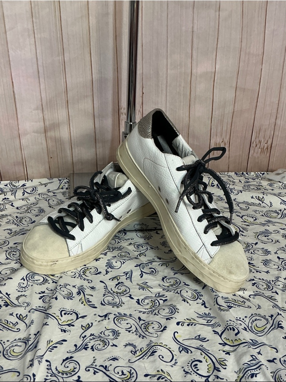 P448 John Low Top Sneakers. #1361